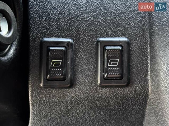 Красный Шкода Фабия, объемом двигателя 1.2 л и пробегом 175 тыс. км за 3300 $, фото 19 на Automoto.ua