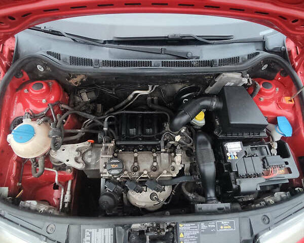 Красный Шкода Фабия, объемом двигателя 1.2 л и пробегом 240 тыс. км за 4200 $, фото 8 на Automoto.ua