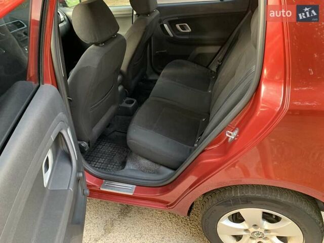 Красный Шкода Фабия, объемом двигателя 1.39 л и пробегом 162 тыс. км за 5500 $, фото 23 на Automoto.ua