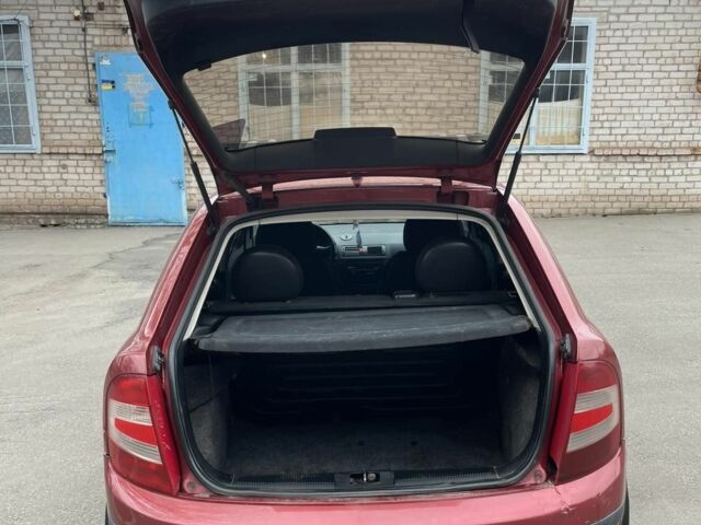 Красный Шкода Фабия, объемом двигателя 1.2 л и пробегом 250 тыс. км за 1650 $, фото 19 на Automoto.ua