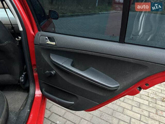 Красный Шкода Фабия, объемом двигателя 1.39 л и пробегом 260 тыс. км за 3700 $, фото 34 на Automoto.ua