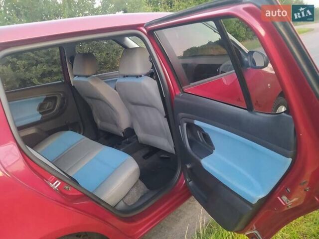 Червоний Шкода Фабія, об'ємом двигуна 1.2 л та пробігом 199 тис. км за 3999 $, фото 13 на Automoto.ua