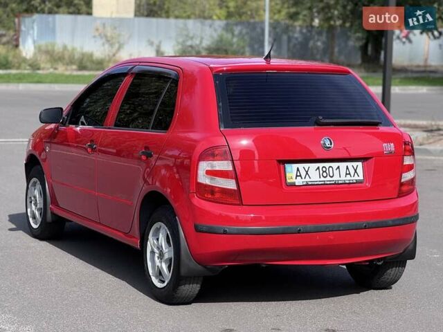 Красный Шкода Фабия, объемом двигателя 1.2 л и пробегом 175 тыс. км за 3300 $, фото 2 на Automoto.ua