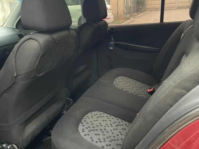 Красный Шкода Фабия, объемом двигателя 1.2 л и пробегом 250 тыс. км за 1650 $, фото 22 на Automoto.ua