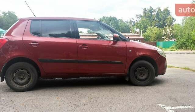 Червоний Шкода Фабія, об'ємом двигуна 1.39 л та пробігом 229 тис. км за 5000 $, фото 2 на Automoto.ua