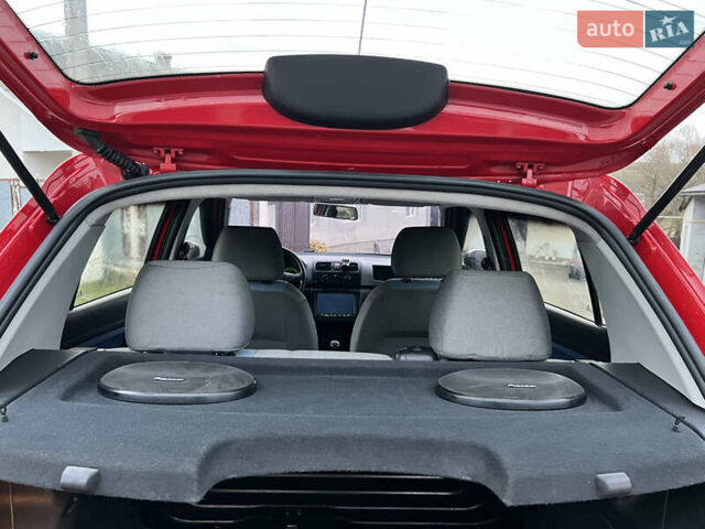 Червоний Шкода Фабія, об'ємом двигуна 1.2 л та пробігом 217 тис. км за 3999 $, фото 56 на Automoto.ua