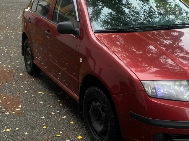 Червоний Шкода Фабія, об'ємом двигуна 1.2 л та пробігом 120 тис. км за 3300 $, фото 4 на Automoto.ua