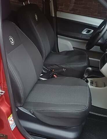 Красный Шкода Фабия, объемом двигателя 1.39 л и пробегом 280 тыс. км за 3900 $, фото 26 на Automoto.ua