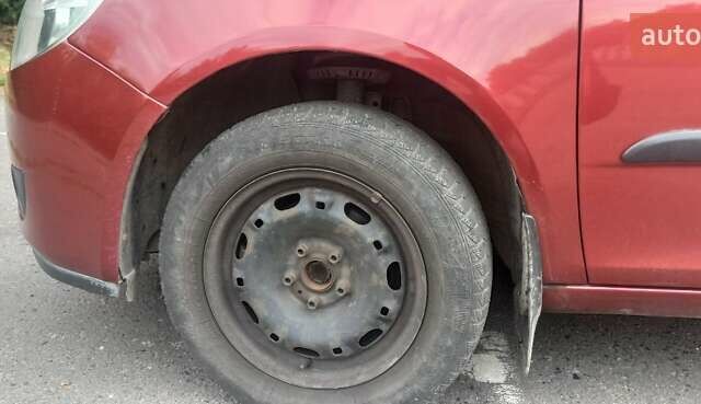 Червоний Шкода Фабія, об'ємом двигуна 1.39 л та пробігом 229 тис. км за 5000 $, фото 11 на Automoto.ua