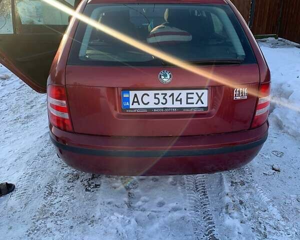 Красный Шкода Фабия, объемом двигателя 1.2 л и пробегом 192 тыс. км за 3800 $, фото 3 на Automoto.ua