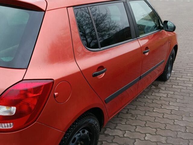 Красный Шкода Фабия, объемом двигателя 1.4 л и пробегом 207 тыс. км за 4500 $, фото 3 на Automoto.ua