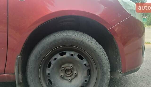 Червоний Шкода Фабія, об'ємом двигуна 1.39 л та пробігом 229 тис. км за 5000 $, фото 9 на Automoto.ua