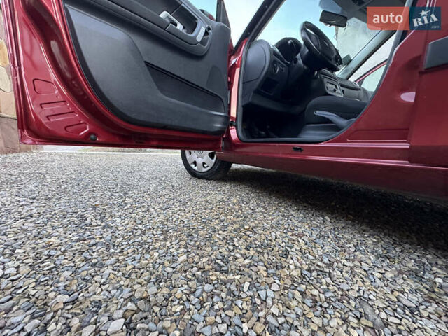 Красный Шкода Фабия, объемом двигателя 1.39 л и пробегом 232 тыс. км за 4500 $, фото 66 на Automoto.ua