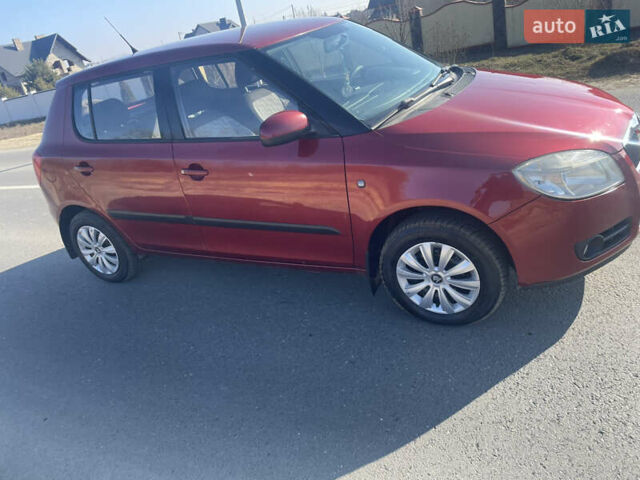 Красный Шкода Фабия, объемом двигателя 1.39 л и пробегом 276 тыс. км за 4500 $, фото 3 на Automoto.ua