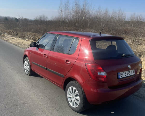 Красный Шкода Фабия, объемом двигателя 1.39 л и пробегом 276 тыс. км за 4500 $, фото 6 на Automoto.ua