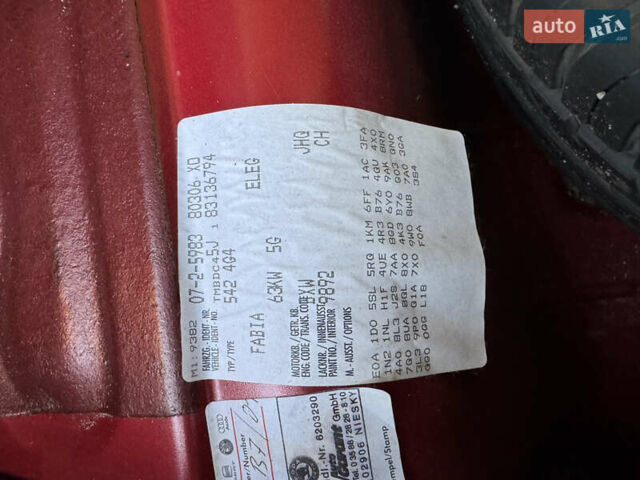Красный Шкода Фабия, объемом двигателя 1.39 л и пробегом 232 тыс. км за 4500 $, фото 77 на Automoto.ua