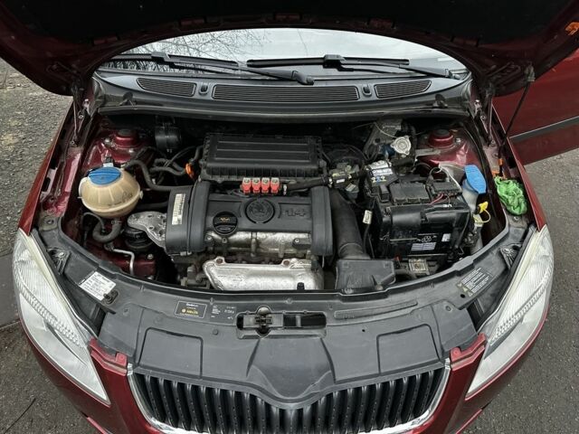 Красный Шкода Фабия, объемом двигателя 1.4 л и пробегом 198 тыс. км за 4500 $, фото 15 на Automoto.ua