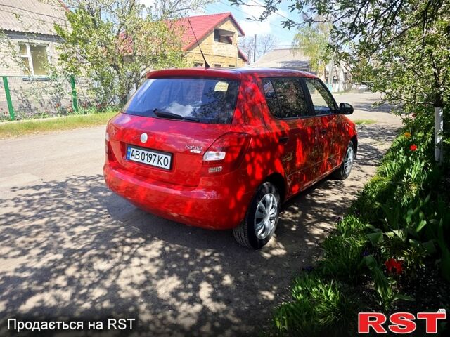 Червоний Шкода Фабія, об'ємом двигуна 1.2 л та пробігом 0 тис. км за 3000 $, фото 1 на Automoto.ua