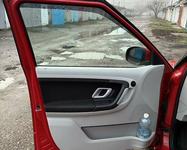 Красный Шкода Фабия, объемом двигателя 1.4 л и пробегом 256 тыс. км за 4500 $, фото 19 на Automoto.ua