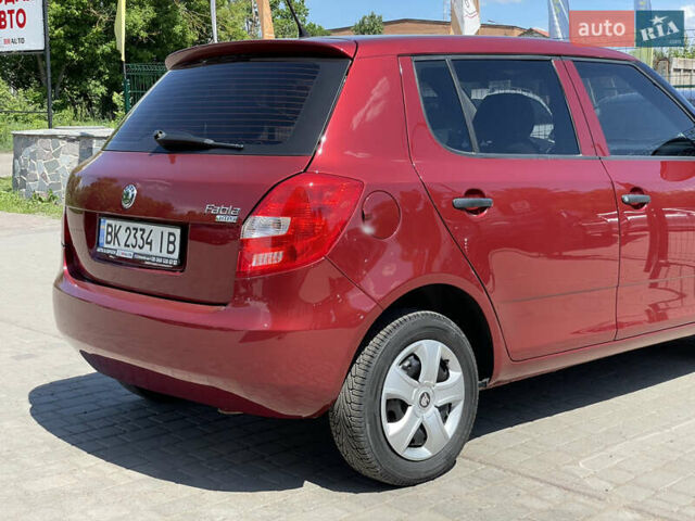Красный Шкода Фабия, объемом двигателя 1.2 л и пробегом 203 тыс. км за 4755 $, фото 15 на Automoto.ua