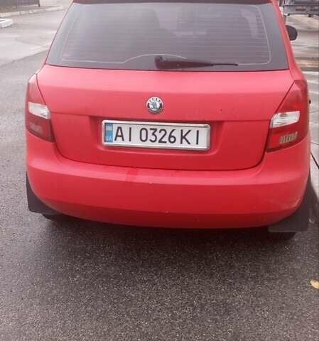 Красный Шкода Фабия, объемом двигателя 1.39 л и пробегом 275 тыс. км за 3200 $, фото 2 на Automoto.ua