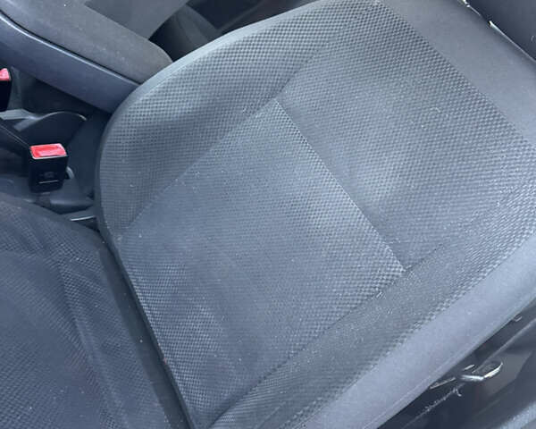 Красный Шкода Фабия, объемом двигателя 1.39 л и пробегом 232 тыс. км за 4500 $, фото 45 на Automoto.ua