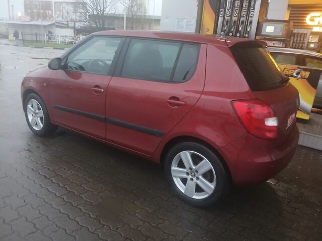 Червоний Шкода Фабія, об'ємом двигуна 0 л та пробігом 251 тис. км за 5499 $, фото 1 на Automoto.ua