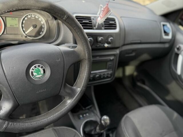 Червоний Шкода Фабія, об'ємом двигуна 1.4 л та пробігом 305 тис. км за 3000 $, фото 21 на Automoto.ua