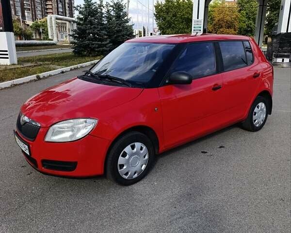 Красный Шкода Фабия, объемом двигателя 1.4 л и пробегом 250 тыс. км за 3550 $, фото 1 на Automoto.ua