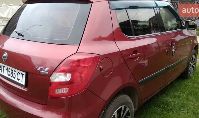 Шкода Фабія 2008 у Калуше на Automoto.ua Червоний Шкода Фабія, об'ємом двигуна 1.2 л та пробігом 118 тис. км за 4800 $, фото 3 на Automoto.ua