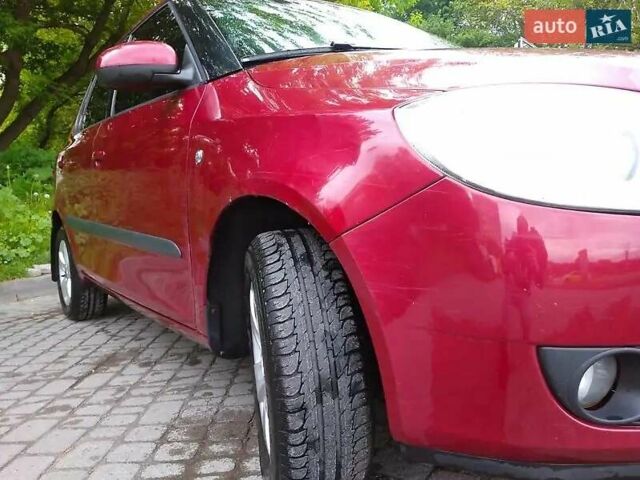 Красный Шкода Фабия, объемом двигателя 1.6 л и пробегом 200 тыс. км за 6300 $, фото 10 на Automoto.ua