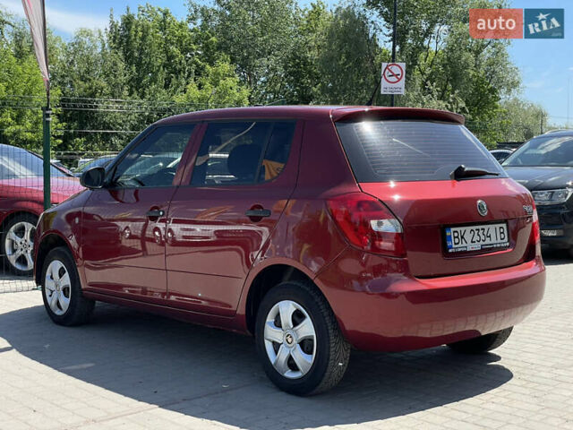 Красный Шкода Фабия, объемом двигателя 1.2 л и пробегом 203 тыс. км за 4755 $, фото 18 на Automoto.ua