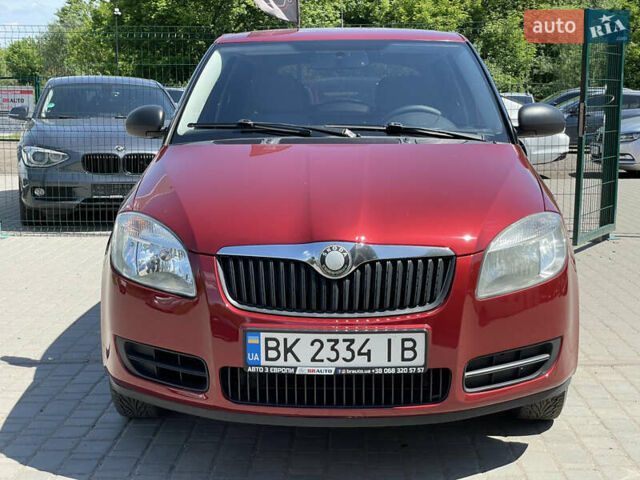 Красный Шкода Фабия, объемом двигателя 1.2 л и пробегом 203 тыс. км за 4755 $, фото 4 на Automoto.ua