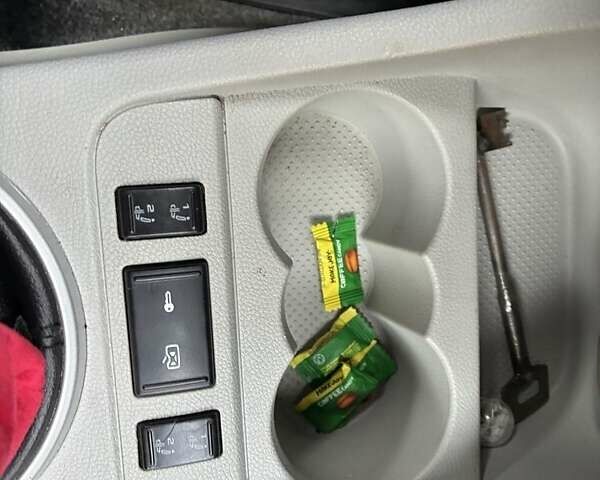 Красный Шкода Фабия, объемом двигателя 1.4 л и пробегом 256 тыс. км за 4500 $, фото 16 на Automoto.ua