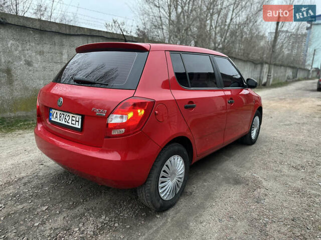 Красный Шкода Фабия, объемом двигателя 1.2 л и пробегом 166 тыс. км за 3450 $, фото 3 на Automoto.ua
