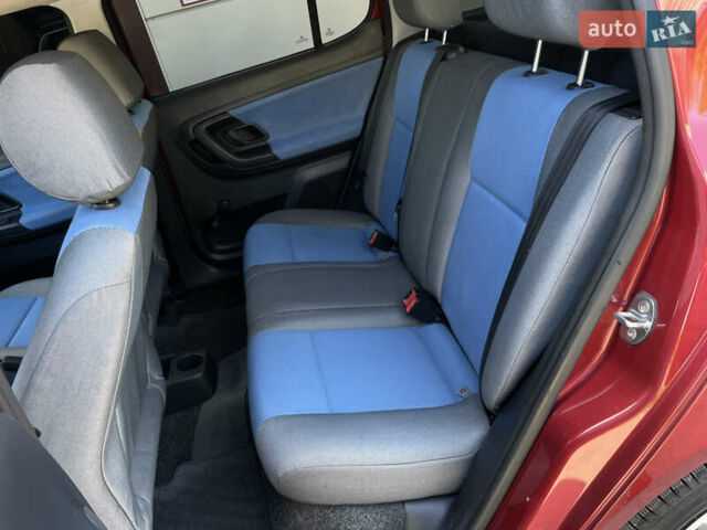 Красный Шкода Фабия, объемом двигателя 1.2 л и пробегом 203 тыс. км за 4755 $, фото 26 на Automoto.ua