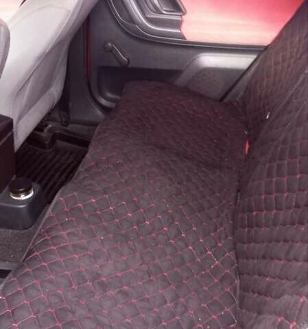 Красный Шкода Фабия, объемом двигателя 1.39 л и пробегом 275 тыс. км за 3200 $, фото 8 на Automoto.ua