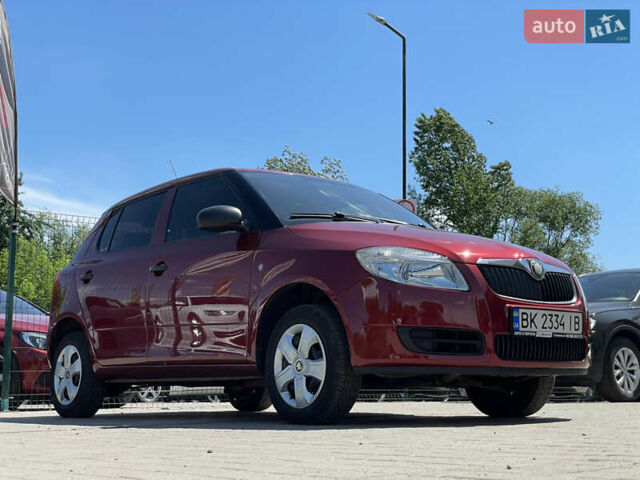 Красный Шкода Фабия, объемом двигателя 1.2 л и пробегом 203 тыс. км за 4755 $, фото 10 на Automoto.ua