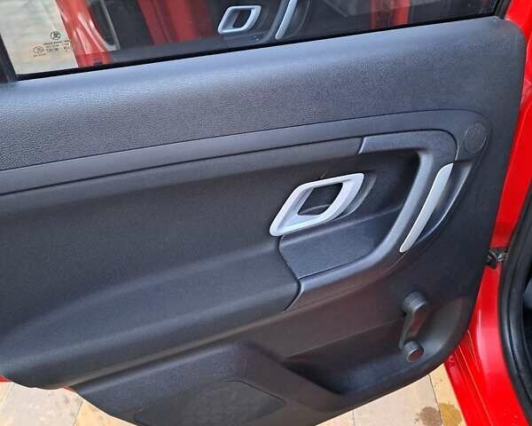 Красный Шкода Фабия, объемом двигателя 1.2 л и пробегом 113 тыс. км за 4500 $, фото 17 на Automoto.ua