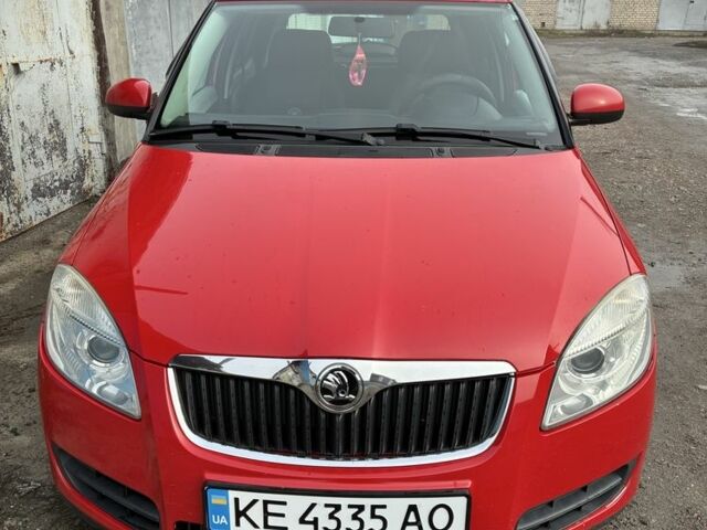 Красный Шкода Фабия, объемом двигателя 1.4 л и пробегом 256 тыс. км за 4500 $, фото 2 на Automoto.ua