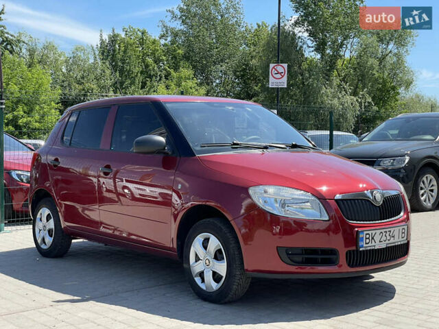 Красный Шкода Фабия, объемом двигателя 1.2 л и пробегом 203 тыс. км за 4755 $, фото 8 на Automoto.ua