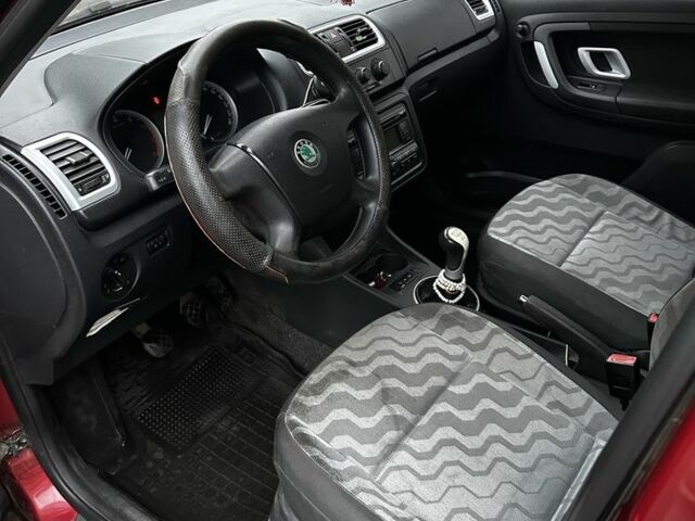 Красный Шкода Фабия, объемом двигателя 1.4 л и пробегом 198 тыс. км за 4500 $, фото 23 на Automoto.ua