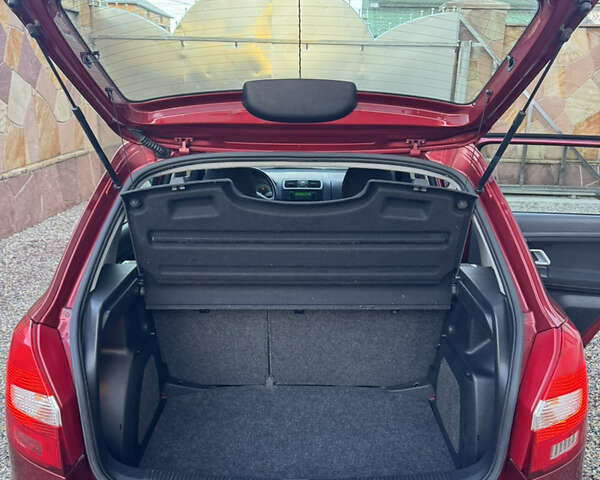 Красный Шкода Фабия, объемом двигателя 1.39 л и пробегом 232 тыс. км за 4500 $, фото 75 на Automoto.ua