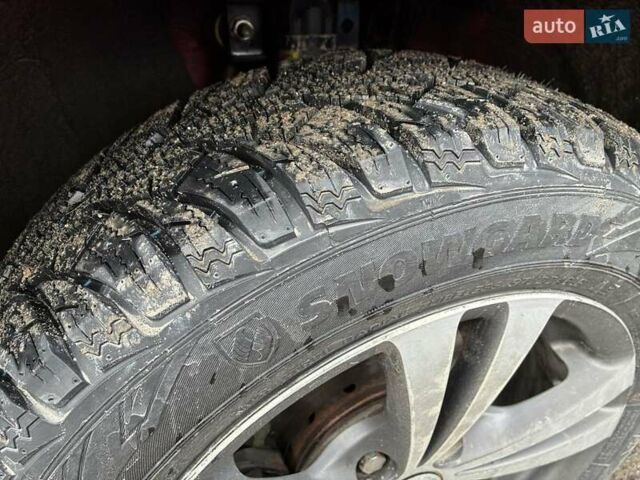 Красный Шкода Фабия, объемом двигателя 1.4 л и пробегом 256 тыс. км за 4500 $, фото 17 на Automoto.ua