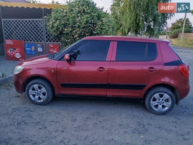 Красный Шкода Фабия, объемом двигателя 1.39 л и пробегом 265 тыс. км за 3600 $, фото 1 на Automoto.ua