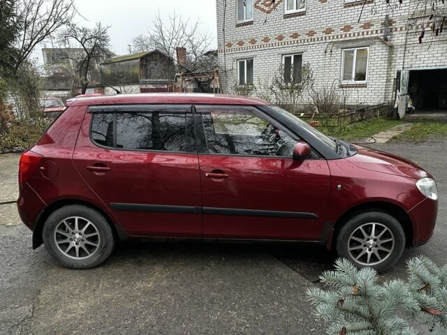 Красный Шкода Фабия, объемом двигателя 1.4 л и пробегом 198 тыс. км за 4500 $, фото 5 на Automoto.ua
