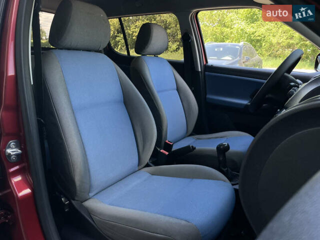 Красный Шкода Фабия, объемом двигателя 1.2 л и пробегом 203 тыс. км за 4755 $, фото 33 на Automoto.ua