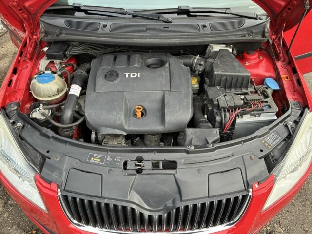 Красный Шкода Фабия, объемом двигателя 1.4 л и пробегом 256 тыс. км за 4500 $, фото 22 на Automoto.ua