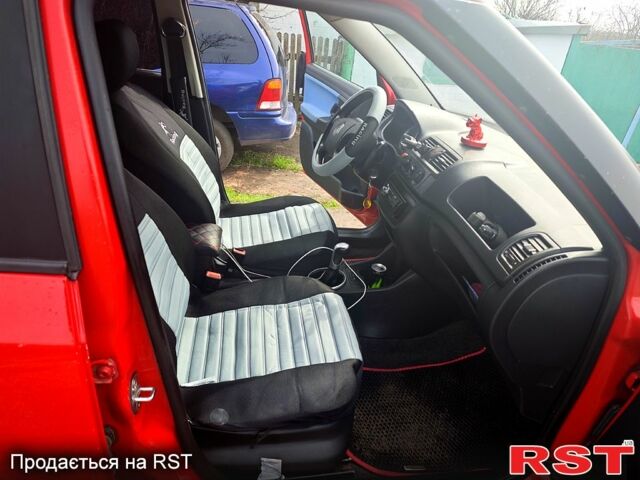 Червоний Шкода Фабія, об'ємом двигуна 1.2 л та пробігом 0 тис. км за 3000 $, фото 2 на Automoto.ua