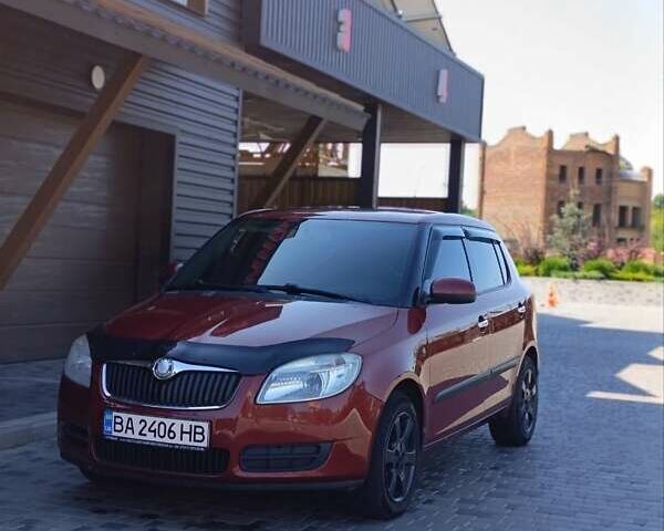 Красный Шкода Фабия, объемом двигателя 1.4 л и пробегом 200 тыс. км за 4950 $, фото 1 на Automoto.ua